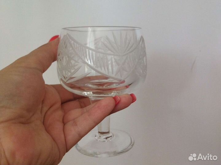 Бокалы из хрусталя