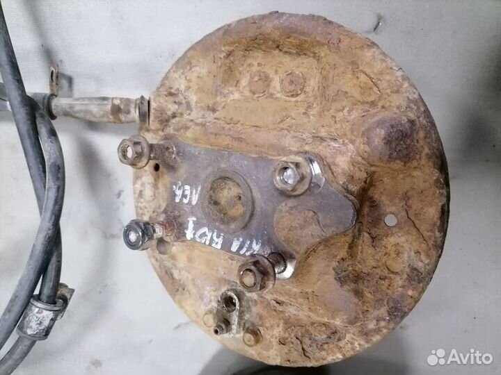 Щит опорный задний правый KIA RIO I 2002-2005