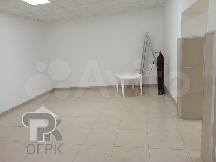 Сдам торговое помещение, 200 м²