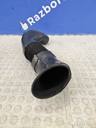 Патрубок воздушного фильтра Renault Sandero
