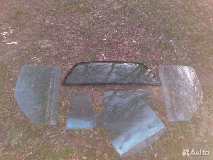 Запчасти на гольф3 хетчбек,и на уневирсал стёкла