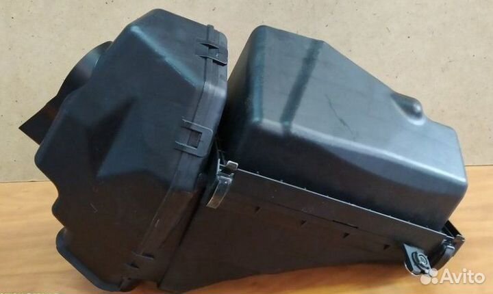 Корпус воздушного фильтра Nissan Murano 2002