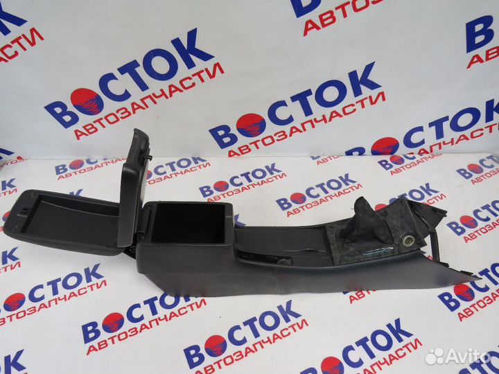 Подлокотник toyota corolla NZE121