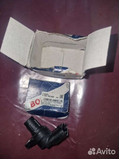 Датчик положения распредвала bosch 0232103052