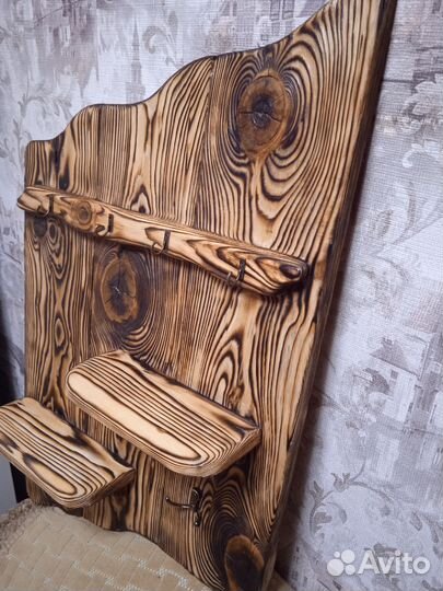 Настенная полка-ключница