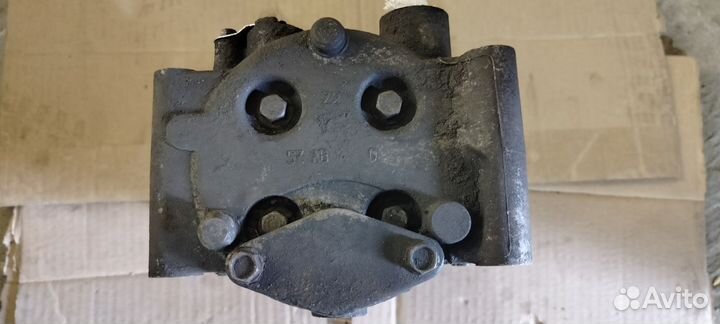 Компрессор кондиционера Ford Focus 1