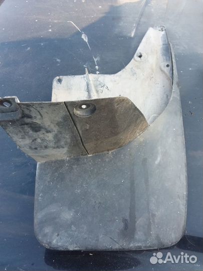 Брызговик задний правый Toyota Land Cruiser Prado