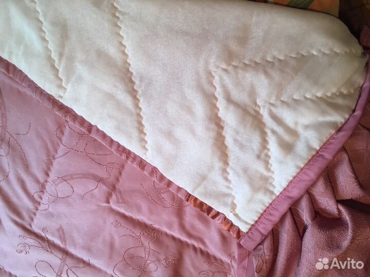 Покрывало на двухспальную кровать с 2 наволочками