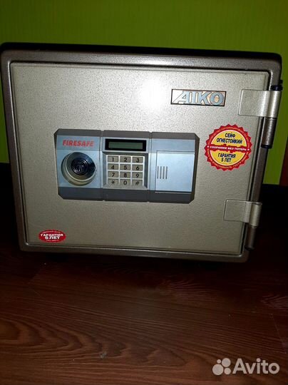 Шкаф металлический сейф