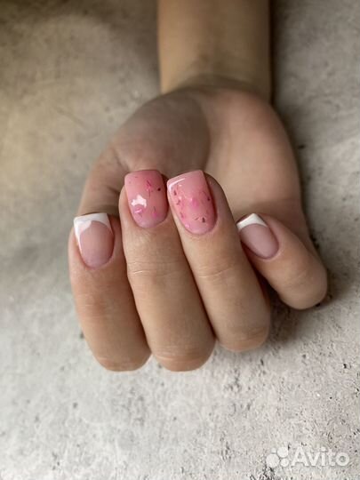 Модель на маникюр