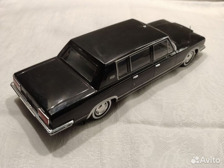 Модель ЗИЛ- 4104 1:24