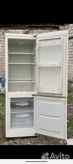 Холодильник бу Шиваки компакт узкий 145см