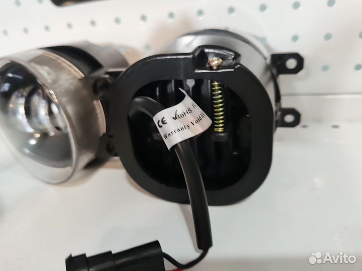 Противотуманные фары Toyota Avensis 60W