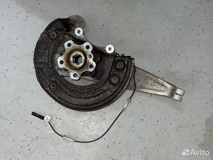 Кулак передний правый BMW G30 G31 Xdrive