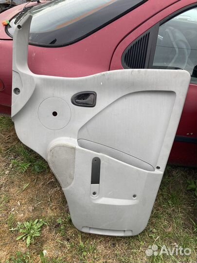 Обшивка двери renault master 2
