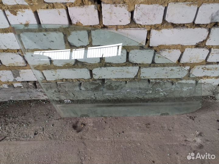 Стекло переднее правое Skoda Octavia Tour A4 7 год