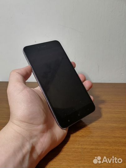 Телефон Xiaomi Redmi Note 5A