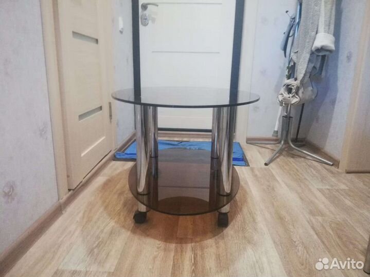 Стеклянная тумба, журнальный столик