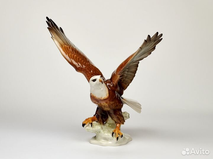 Статуэтка Орел