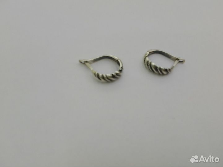 Серебряные сережки 925 пробы вес 3,93 гр