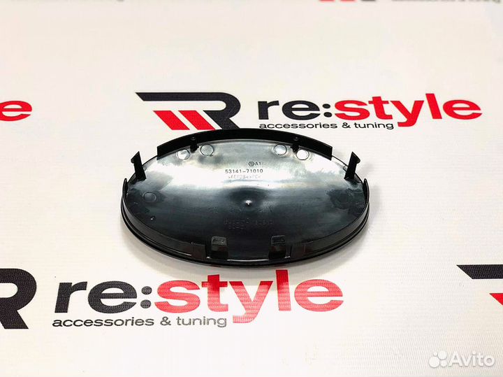 Эмблема в решетку Toyota Land Cruiser 200 с16г