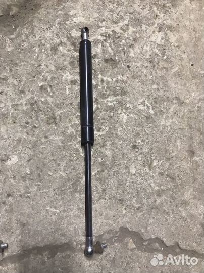 Амортизатор багажника Great Wall Hover H2 H3 H5