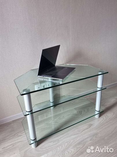 Стеклянная тумба под тв