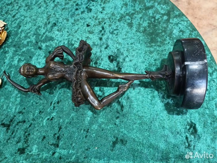 Бронзовая статуэтка