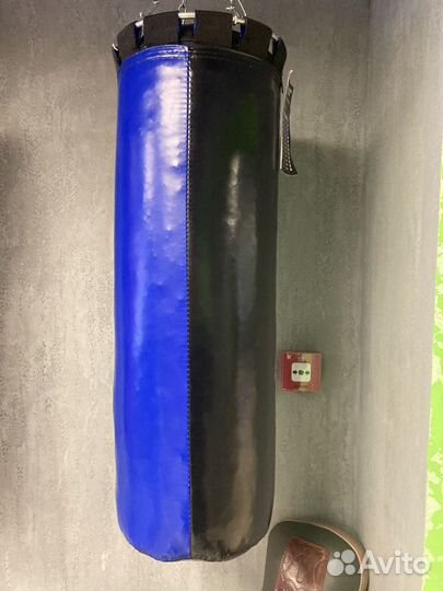 Боксерский мешок с кожаной крошкой