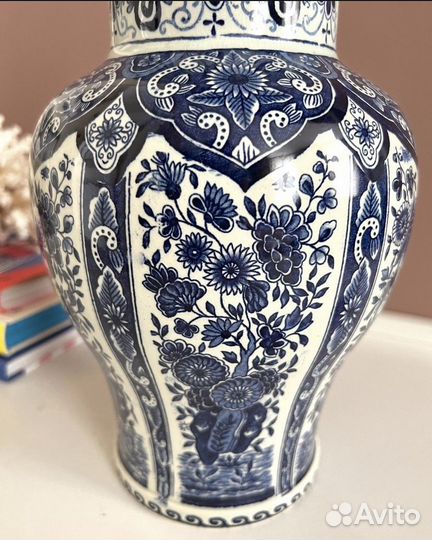 Большая ваза Делфт с крышкой
