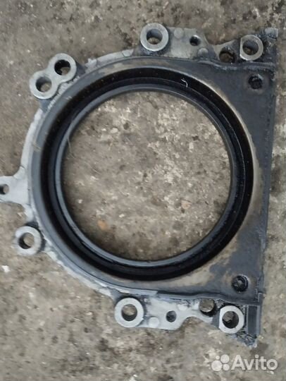 Крышка коленвала задняя Volkswagen Passat B5