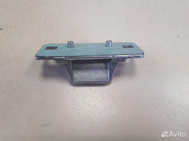 Ответная часть замка двери сдвижной Renault Kangoo