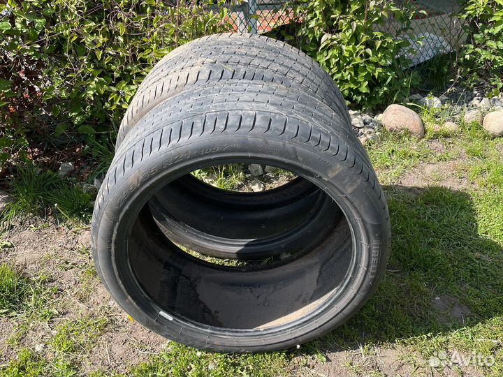 Pirelli P Zero 295/35 R21