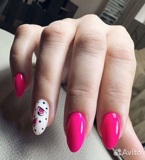 Маникюр в студии