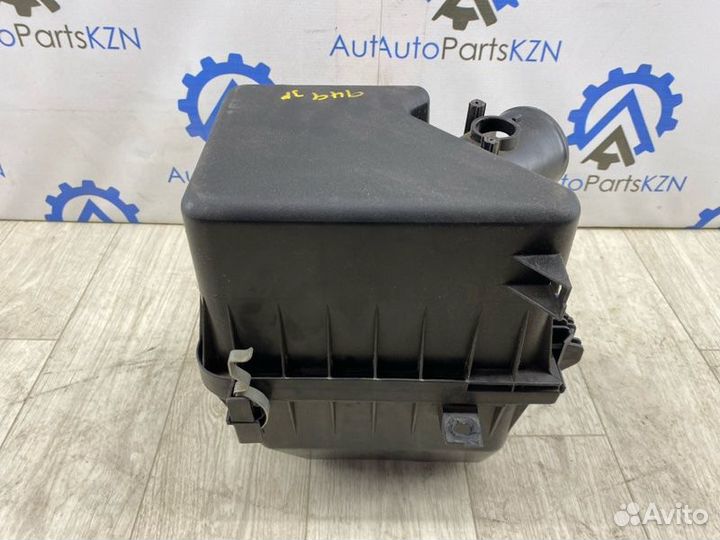 Корпус воздушного фильтра Toyota Rav4