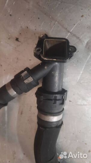 Патрубок охлаждения BMW 3 E90/E91/E92/E93 2006