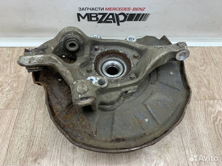 Кулак задний левый Mercedes X204 GLK 204