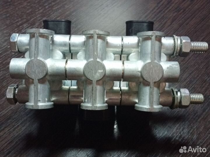 Блок электромагнитных клапанов.бэк 37.000 24 В