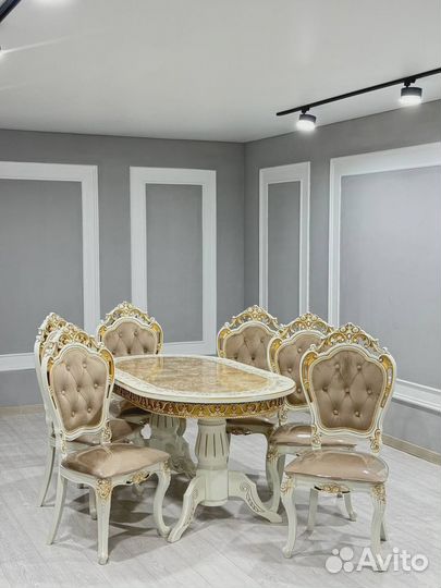 Кухонный стол и стулья в комплекте сурен