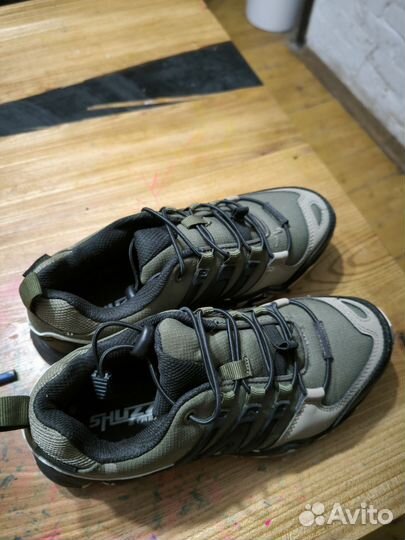 Трекинговые ботинки