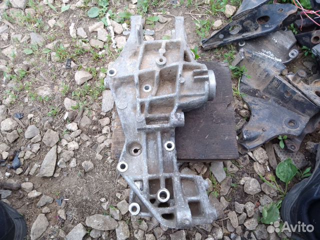 Кронштейн генератора Volkswagen Passat b5