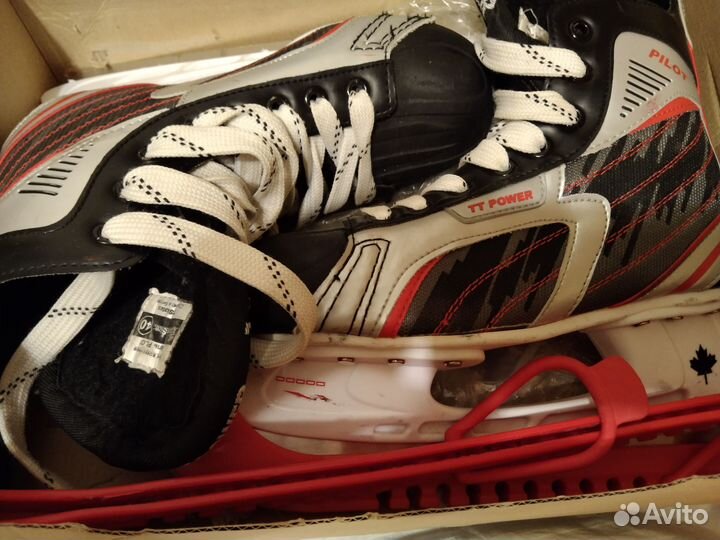 Коньки хоккейные pilot