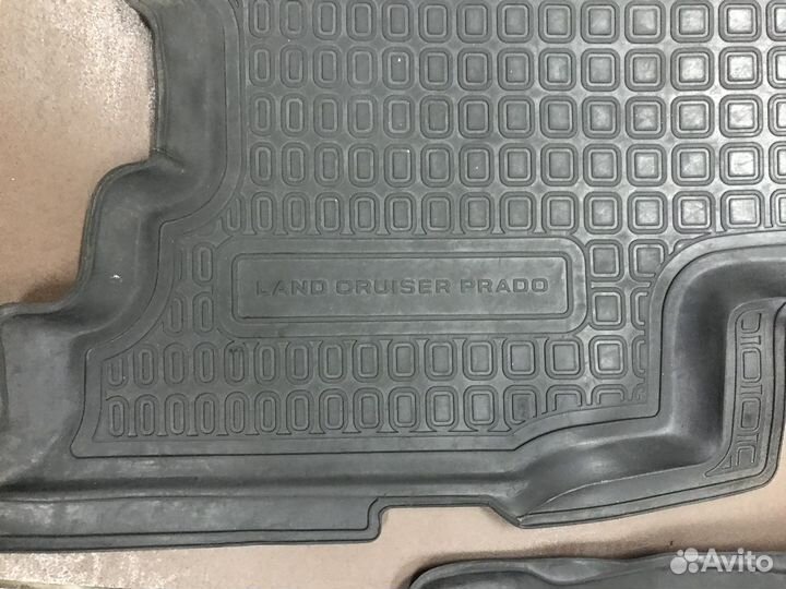 Автомобильные коврики резиновые