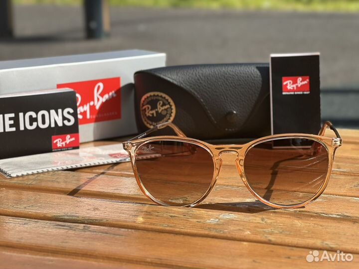 Солнцезащитные очки Ray-Ban RB-4171 Erika