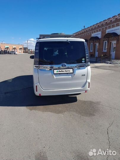 Toyota Voxy 1.8 CVT, 2015, 205 000 км