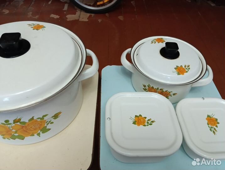 Продается набор кастрюль