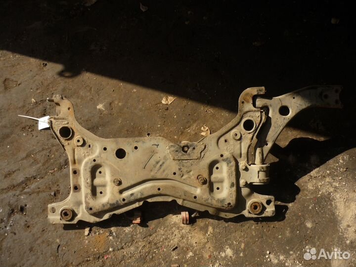 Подрамник передний Форд Фокус 2