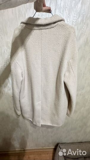 Пальто женское Bershka