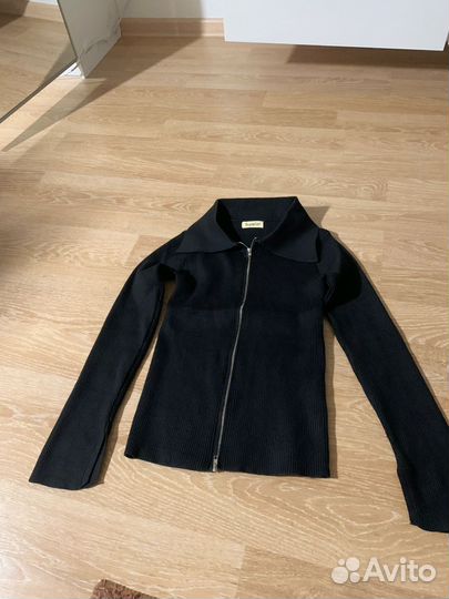 Кофта на молнии женская