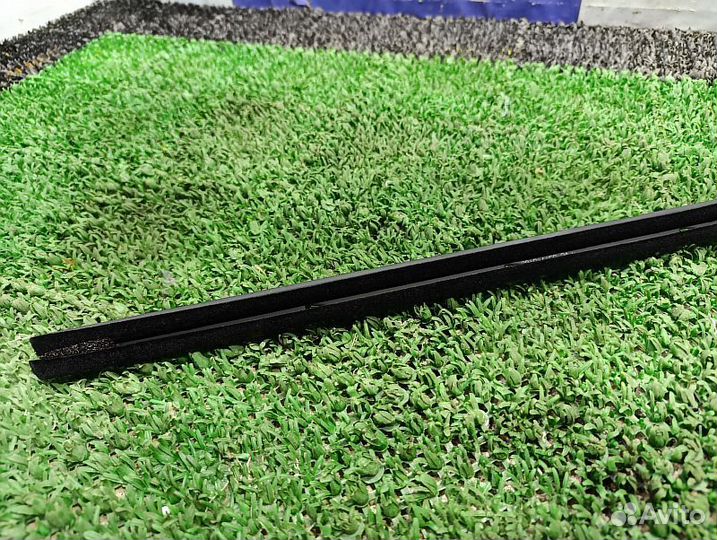 Молдинг стекла внутренний задний левый Toyota venza